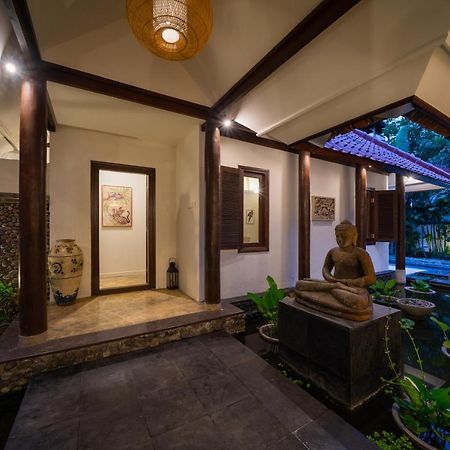 Luxury 3 Bed Villa With Pool In Great Location With Beachfront Spa Access Sanur  Exterior photo