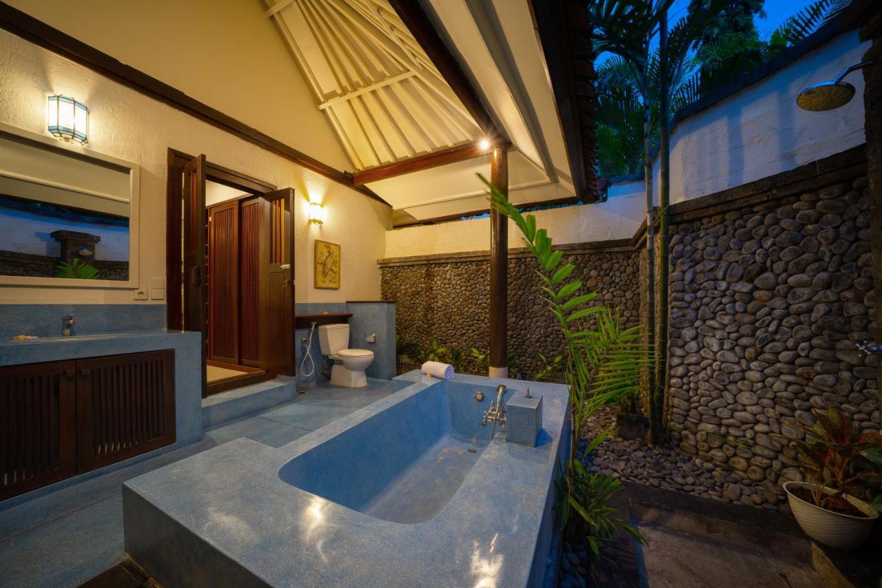 Luxury 3 Bed Villa With Pool In Great Location With Beachfront Spa Access Sanur  Exterior photo