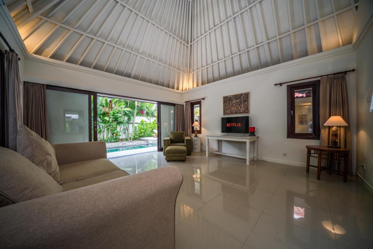 Luxury 3 Bed Villa With Pool In Great Location With Beachfront Spa Access Sanur  Exterior photo